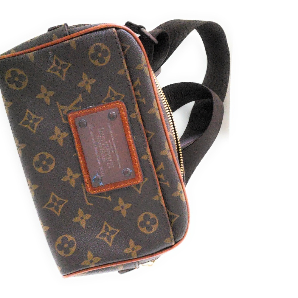 Brown belt bag